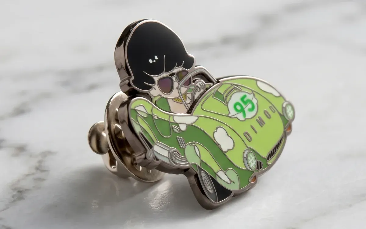 Custom hard enamel lapel pin polished smooth with green vintage car design