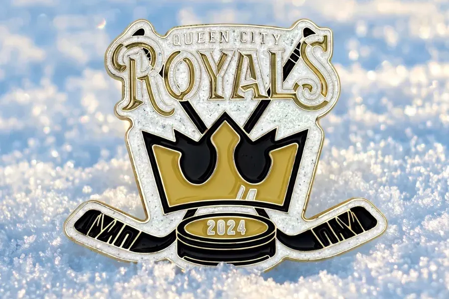 Royals glitter hockey pin with spinner