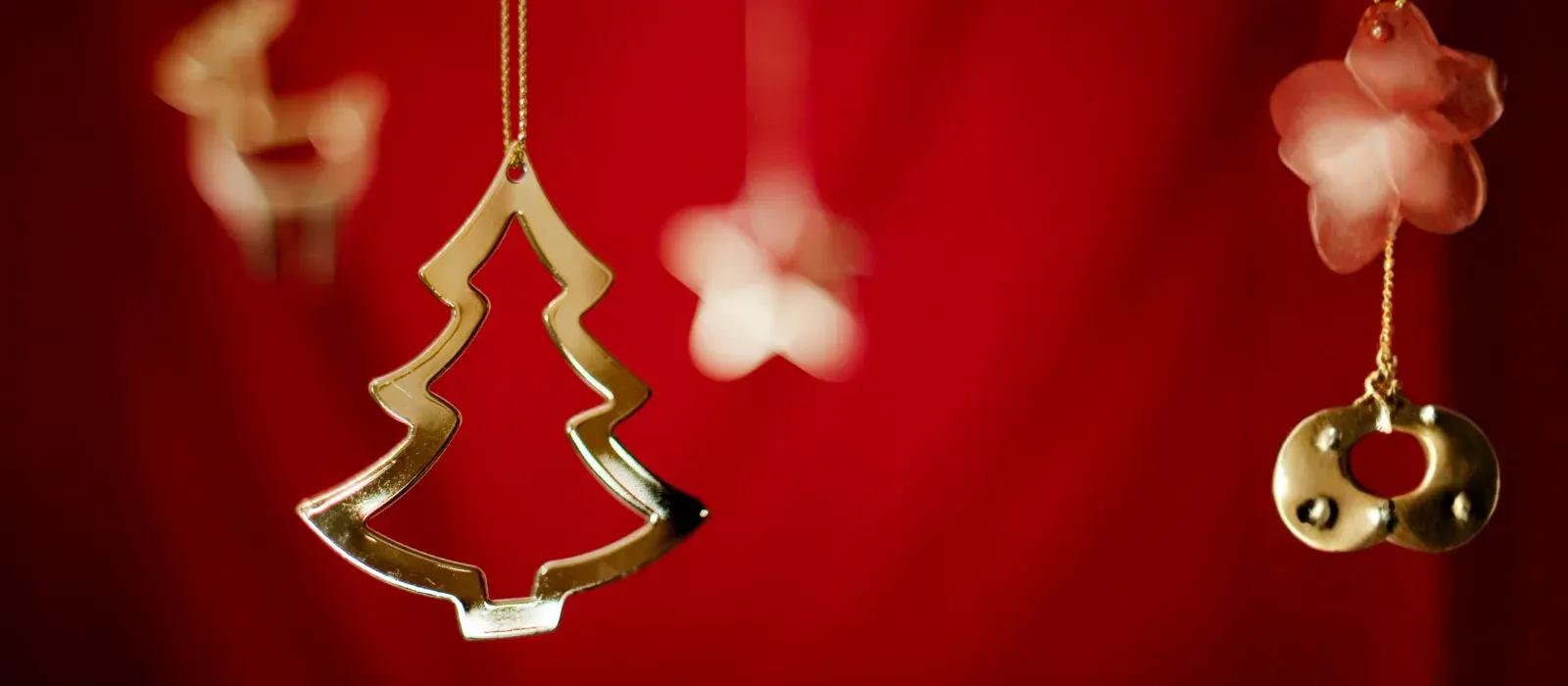 gold tree ornaments